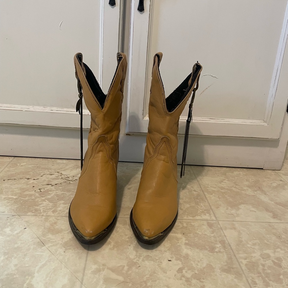 Vintage Capezio Women’s Tan Western Boots